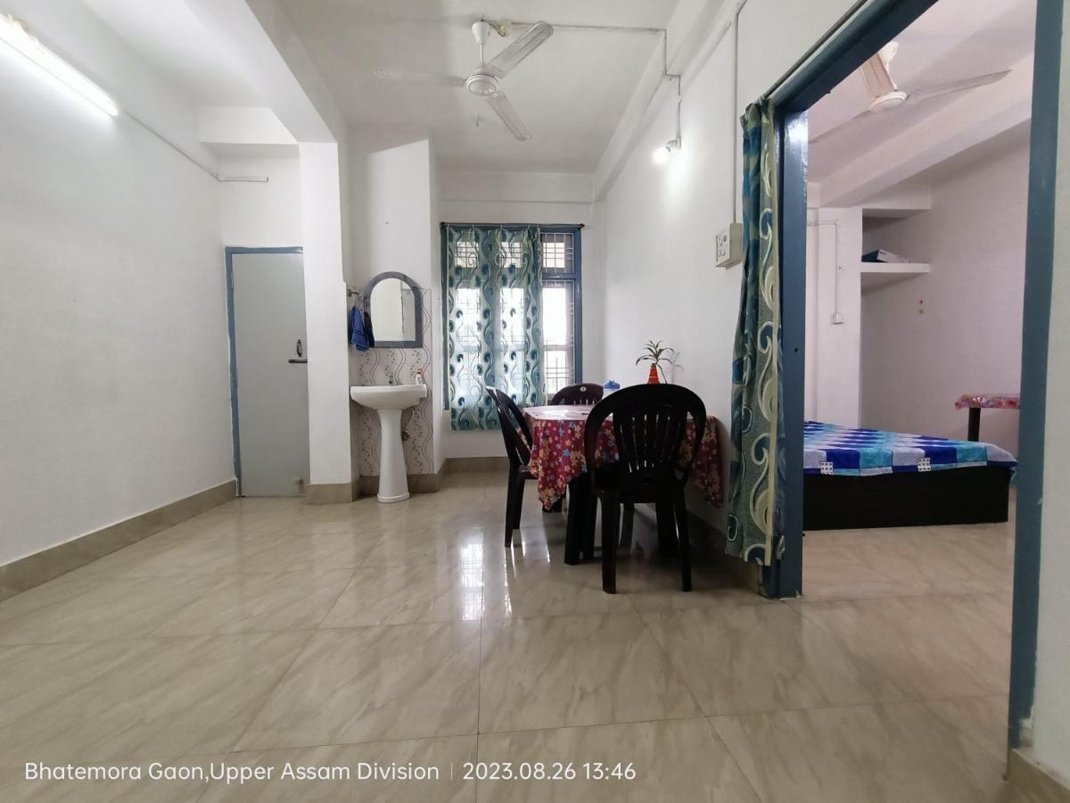 Taj Residency Holiday Homestay -Entire 1Bhk & 2Bhk Private Apartments -Call 767Ooo54Oo Jorhāt 외부 사진