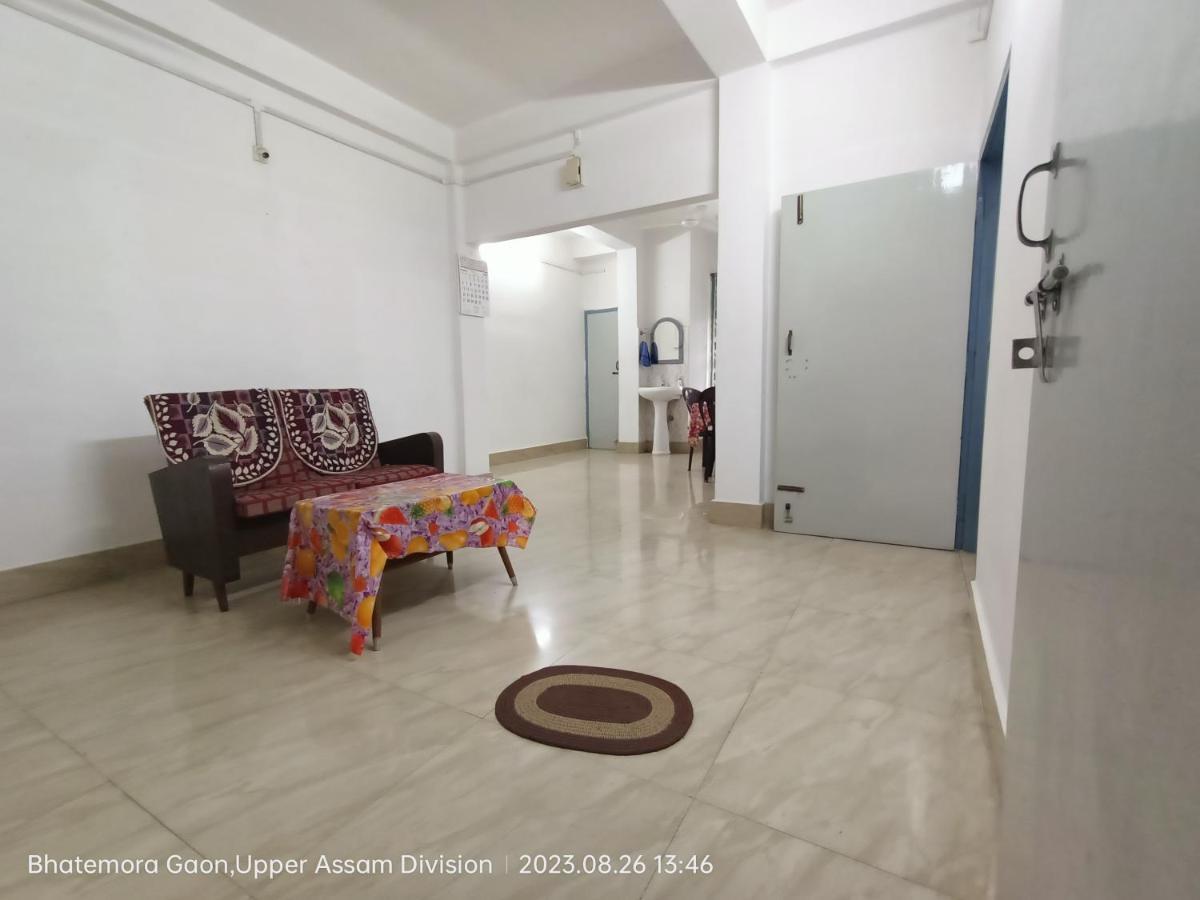 Taj Residency Holiday Homestay -Entire 1Bhk & 2Bhk Private Apartments -Call 767Ooo54Oo Jorhāt 외부 사진