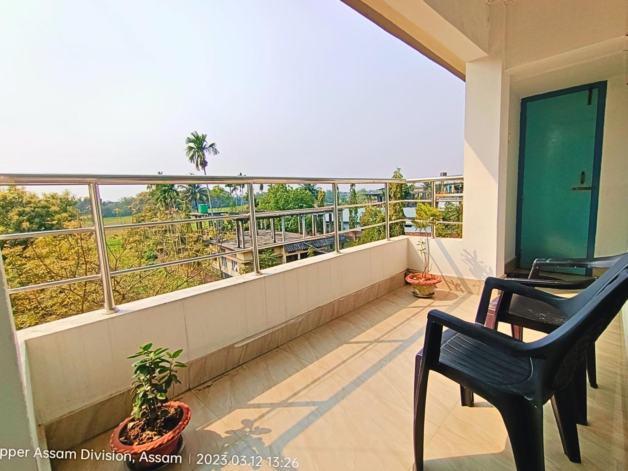 Taj Residency Holiday Homestay -Entire 1Bhk & 2Bhk Private Apartments -Call 767Ooo54Oo Jorhāt 외부 사진